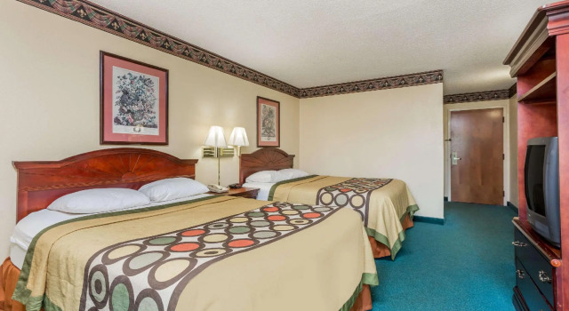 Четырёхместный номер Standard Super 8 by Wyndham Piedmont Greenville Area