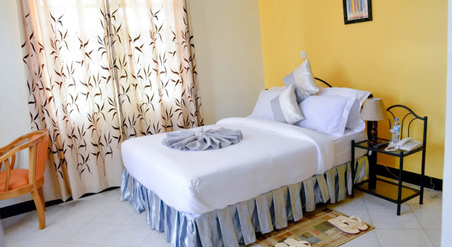 Crest Safari Lodge
