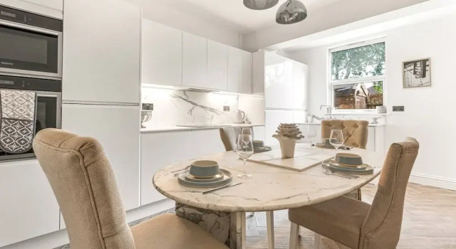 Wisteria Way - From 200 Per Night, Prenota Casa vacanze Egham Surrey