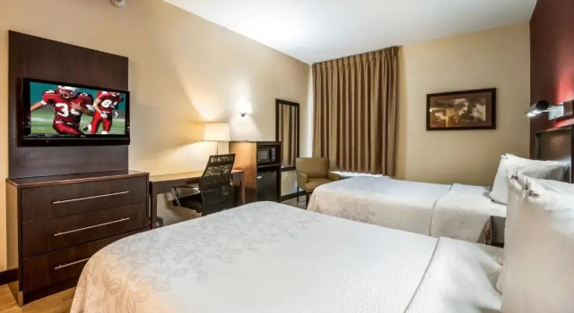 Четырёхместный номер Deluxe Red Roof Inn PLUS Henderson