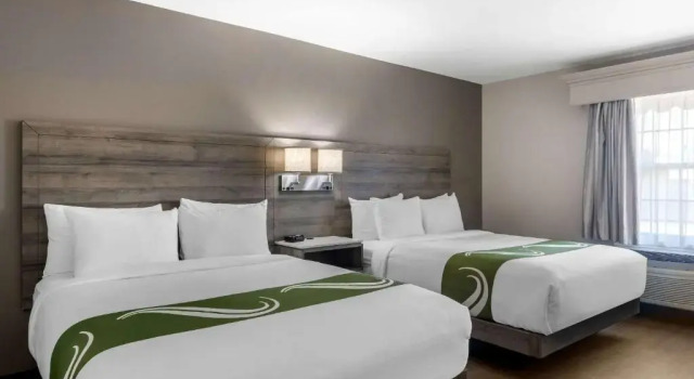 Четырёхместный номер Standard Цокольный этаж Quality Inn & Suites Amsterdam