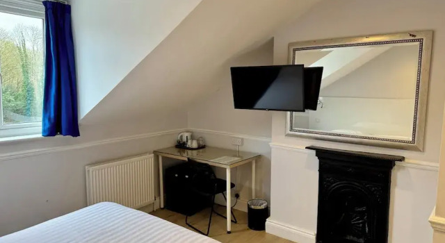 Трёхместный номер Standard Brentwood Hotel & Apartments
