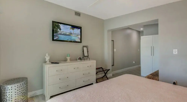 Water Lover's Paradise - Weekly Rental 2 Bedroom Home by Redawning