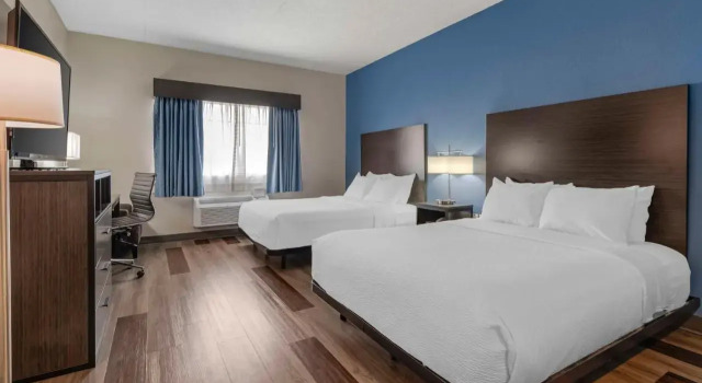 La Quinta Inn Louisville Airport 836, Rezerwuj Hotel Hurstbourne 