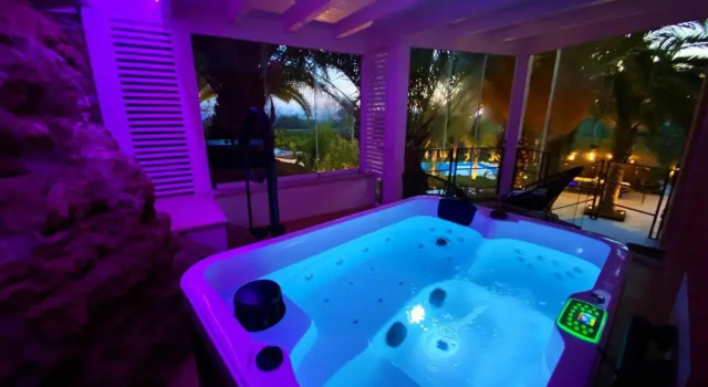 Люкс Emesh Boutique Suite