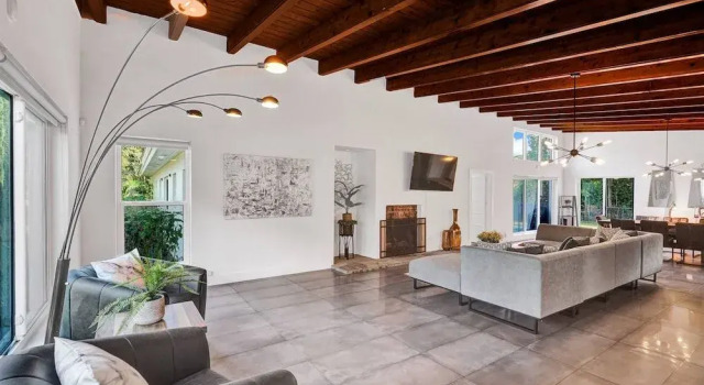 Gorgeous 5BR Home with Heated Pool