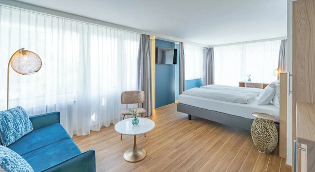 Двухместный полулюкс с балконом Hotel-Restaurant Seegarten-Marina