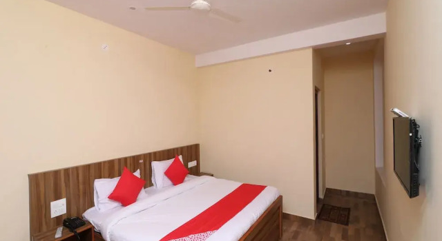 Oyo 29715 Stone Cafe & Rooms, Забронировать Отель Мак-Леод-Гейндж штат Химачал-Прадеш