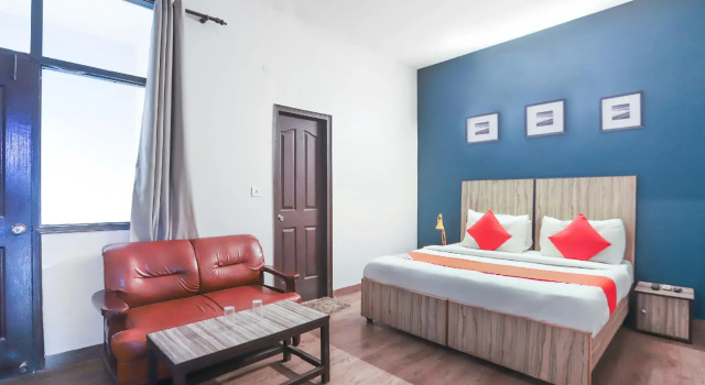 OYO 70620 Golden Villa