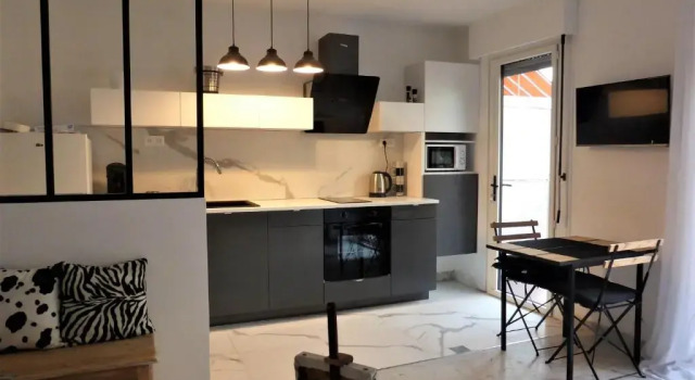 Апартаменты с видом на бассейн Design loft Studio 4 places piscine et parking