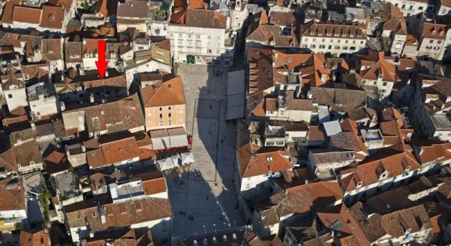 Apartments Centre In Stone House, Prenota Appartamento Splitska 