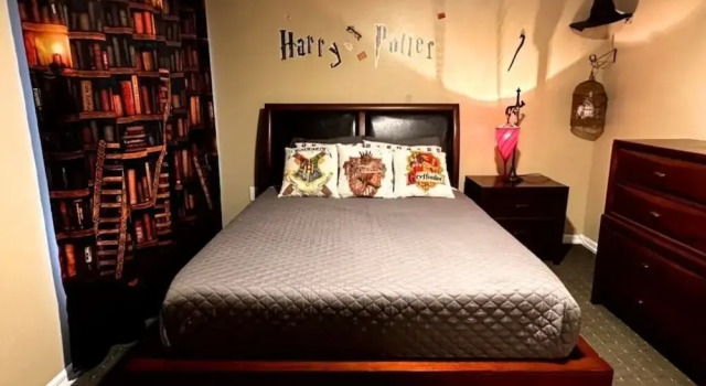 Wow! Themed Home 4 Bd Pool 12 Miles To Disney 4 Bedroom Villa by Redawning