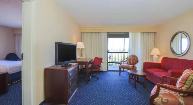 Двухместный люкс Courtyard by Marriott Flint Grand Blanc