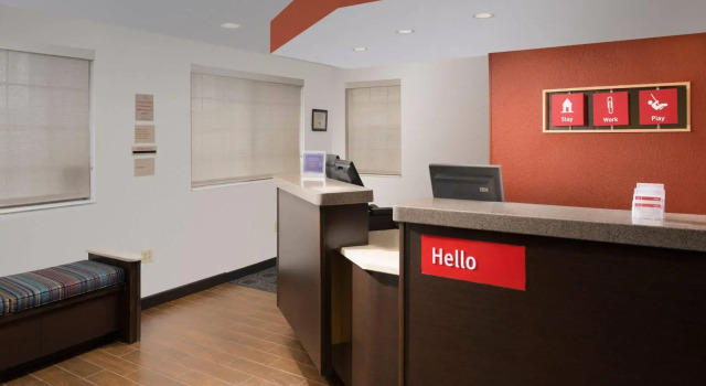 Towneplace Suites Abq Airport, Buchen Sie Hotel Hotels in New Mexico mit Parkplatz, Parkplätze