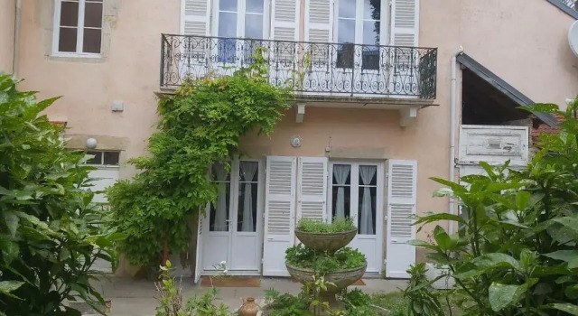 Коттедж La Maison Du 16