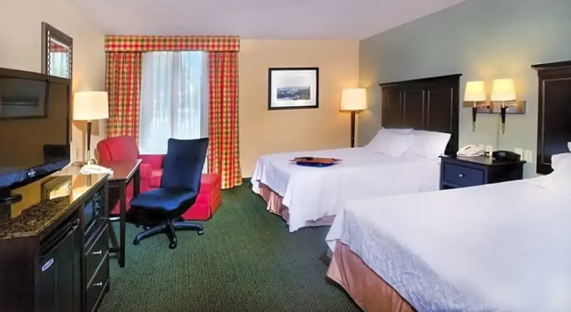 Четырёхместный номер Standard Hidden Falls Inn