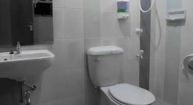 Двухместный люкс RedDoorz Plus New Era Budget Hotel Mabolo former RedDoorz near Landers Superstore Cebu City