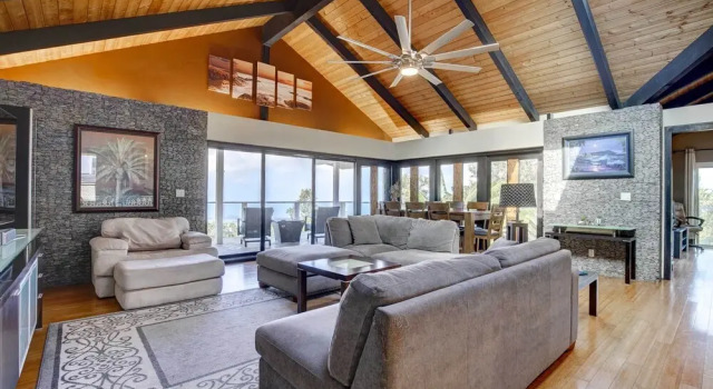 Kailua-kona House w/ Balcony & Ocean Views!