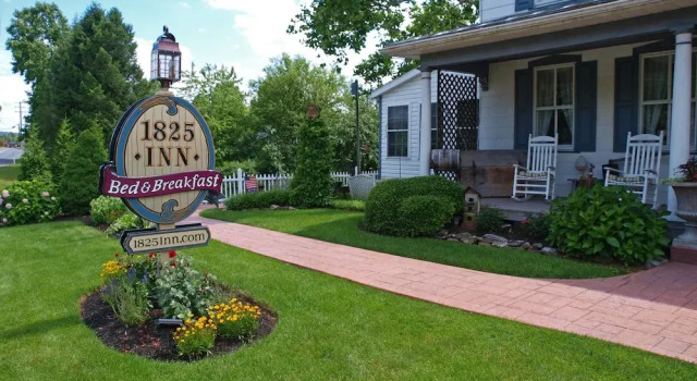 1825 Inn Bed and Breakfast, Prenota Hotel  