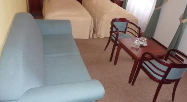 Grandhotel Garni, Забронировать Отель Отели в центре Йиглавы с завтраком, отели в центре Йиглавы с завтраком