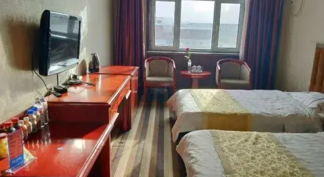 Dongwuqi Jintai Hotel, Rezerwuj Hotel Hotele w East Ujimqin Banner z parkingiem, Parking