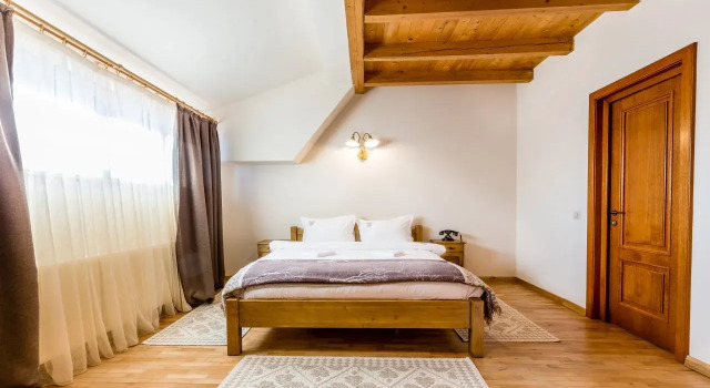 Dacii Liberi Pension, Book Hotel Petrova 