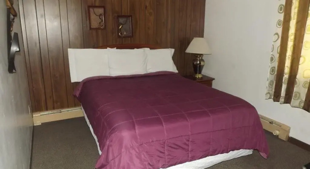 Lakeview Motel, Book Motel Hoteller i Two Rivers med parkering, Parkering