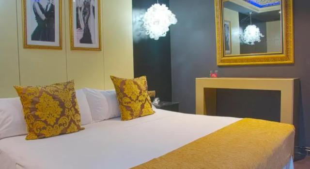 Hotel Años 50, Забронировать Отель Отели Торремолинос с парковкой, рядом с Культурный центр им. Пабло Руиса Пикассо, Парковка