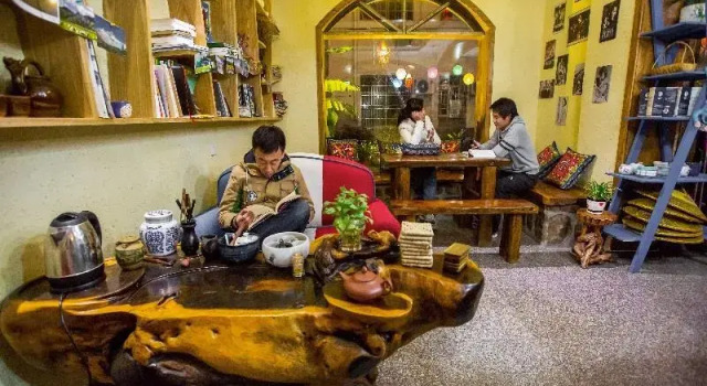 Zhangjiajie April Day Hostel