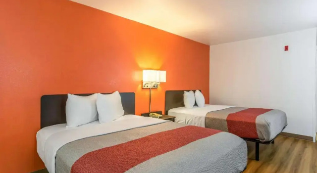 Четырёхместный номер Standard Motel 6-Barkeyville, PA