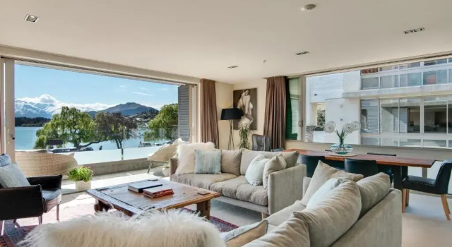Апартаменты Apartment On Ardmore - Sleeps 4 - Central Location - Lake Views
