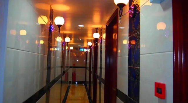 Кровать в общем номере Delta Lounge