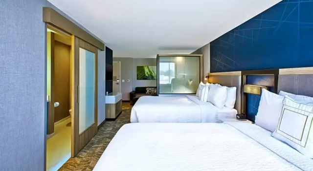 Четырёхместный люкс SpringHill Suites by Marriott St. Joseph Benton Harbor