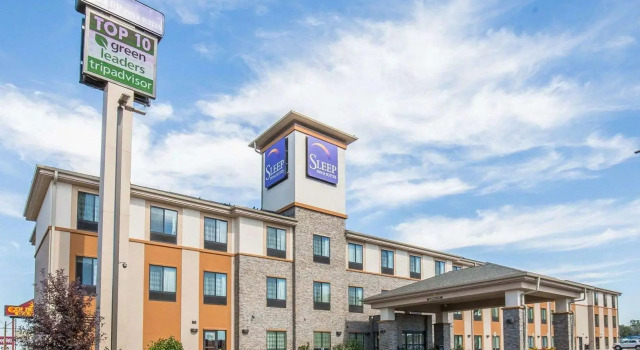 Кровать в общем номере Sleep Inn & Suites Miles City I-94