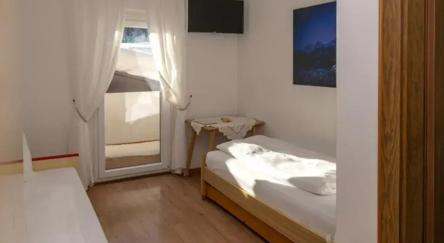 Haunold Homes, Забронировать Отель Отели в центре Сан-Кандидо, в центре, Парковка
