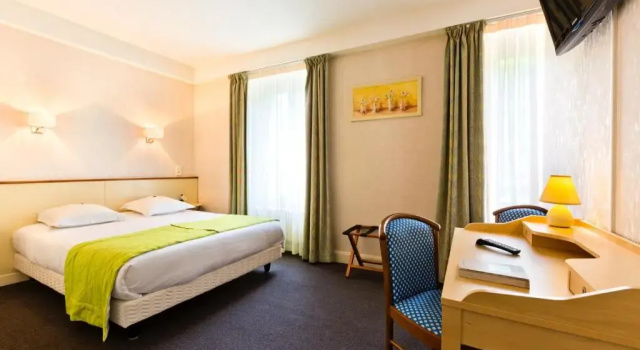 Двухместный номер Standard Logis Hôtel de la Paix