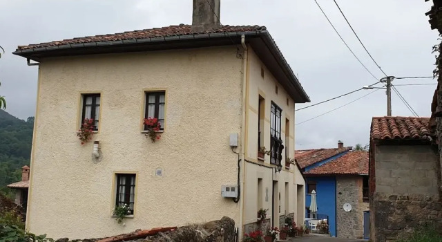 El Cuetu Asturias Traditional Village House