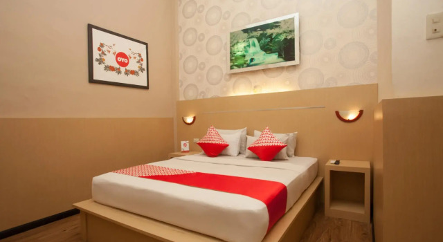 Люкс Deluxe OYO 1140 Hotel Tresya Tanjung Balai