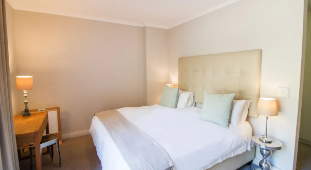 Camps Bay One Bedroom Apartment - Luxury Stay With sea View!, Забронировать Апартаменты/квартира Отели Cape Peninsula с бассейном, Бассейн
