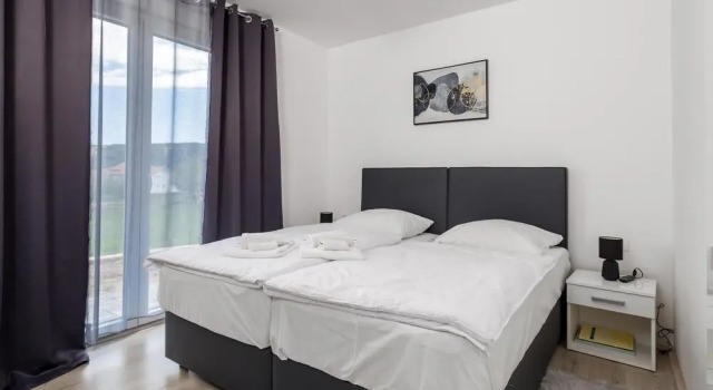 Amazing Home in Rab With Wifi, 4 Bedrooms and Swimming Pool, Prenota Casa vacanze Arbe 