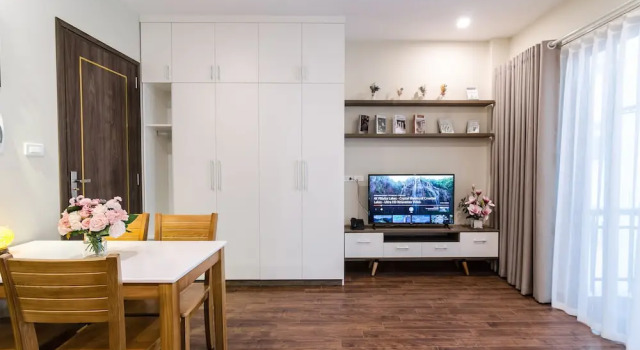 Люкс с балконом Fukurai Boutique Apartments Ha Noi