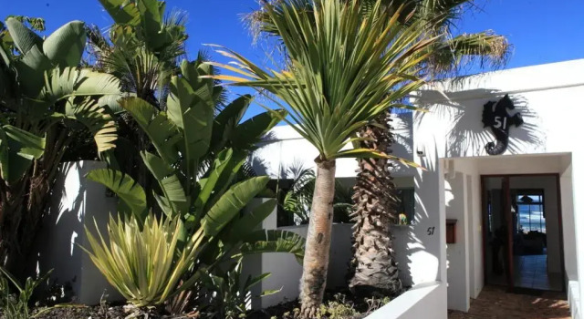 Коттедж с 4 комнатами Wilderness Beach Cottage