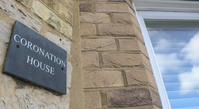 Coronation House, Boek Hotel Nettlestone Merseyside