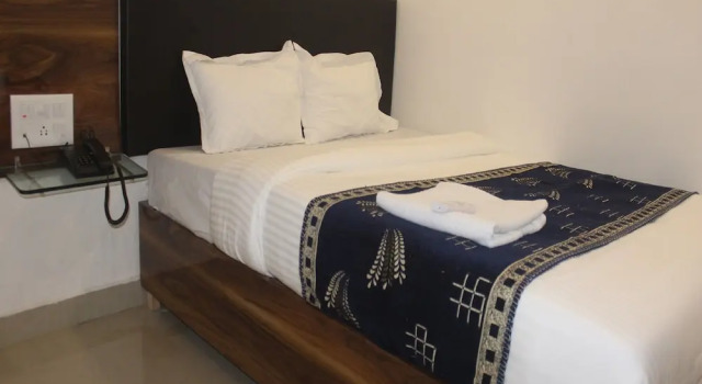 Tanvi Guest House by OYO Rooms