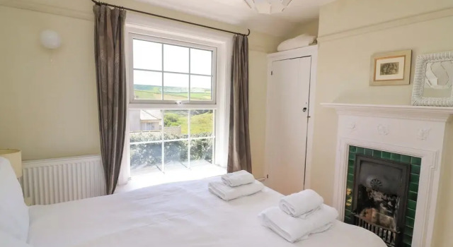 Savernake, Book Hotel Thurlestone Devon