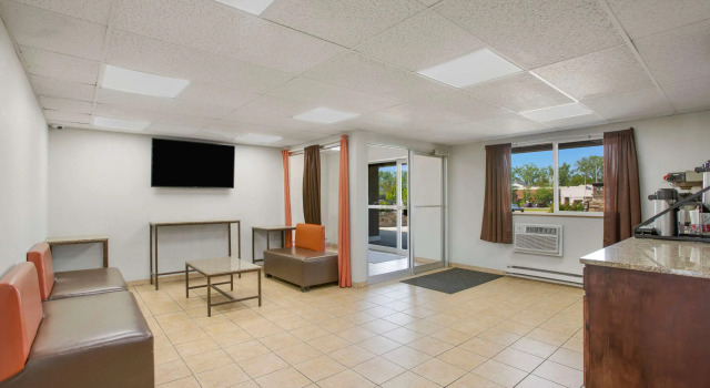 Rodeway Inn & Suites Grand Rapids Southeast