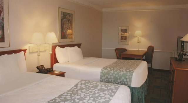Четырёхместный номер Standard La Quinta Inn by Wyndham Temple
