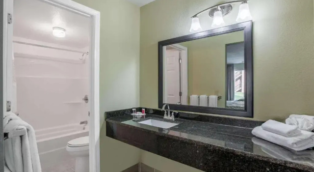 Номер Standard Days Inn by Wyndham Jellico - Tennessee State Line