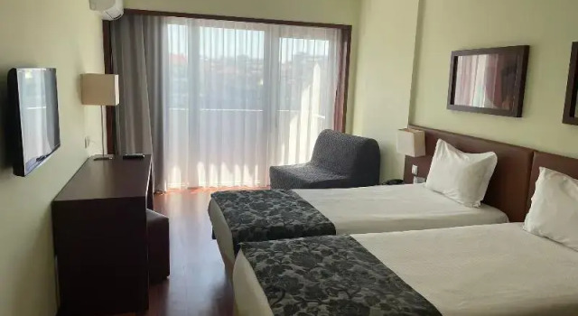 Семейный номер Standard с балконом и с видом на город Dorma Praia Golfe
