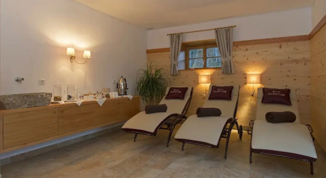 Silentium Dolomites Chalet, Забронировать Шале Монгуэльфо План-де-Коронес